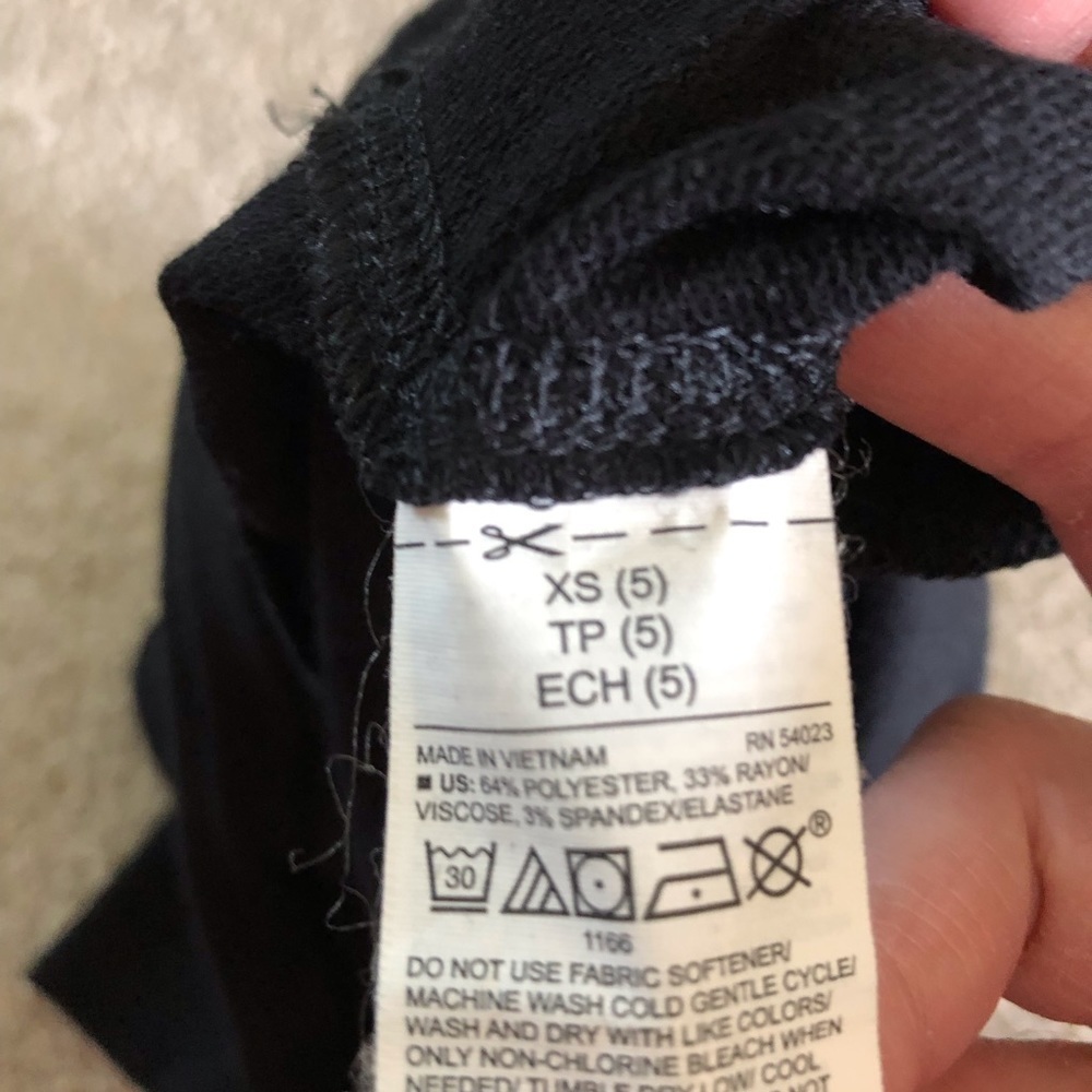 Old Navy Active Black soft pants with cargo pockets in size 5 - Picture 2 of 4